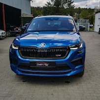 Niebieska Skoda po naprawie PDR